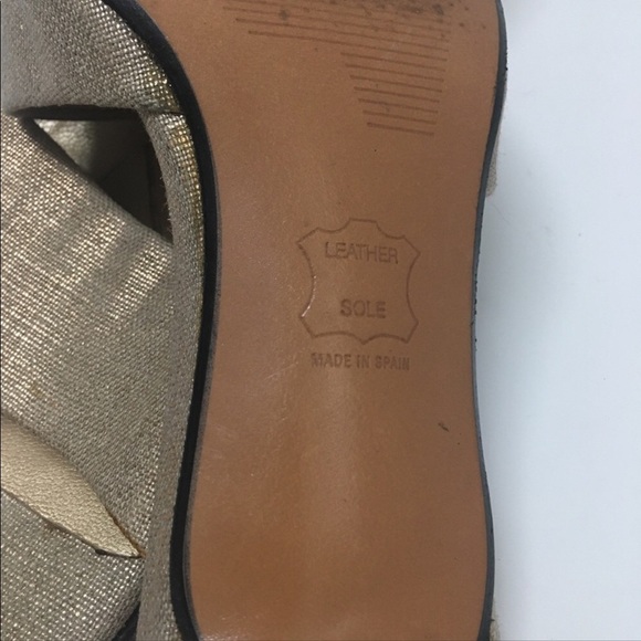 Stuart Weitzman size 10 muted gold /tan metallic gold linen look slides like new - Picture 8 of 14